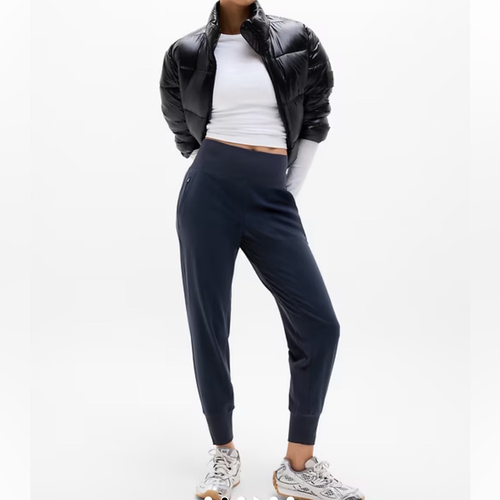ATHLETA Venice High Rise Black Jogger Pants Large Zipped Pockets Stretch UPF 40+ - Picture 2 of 10